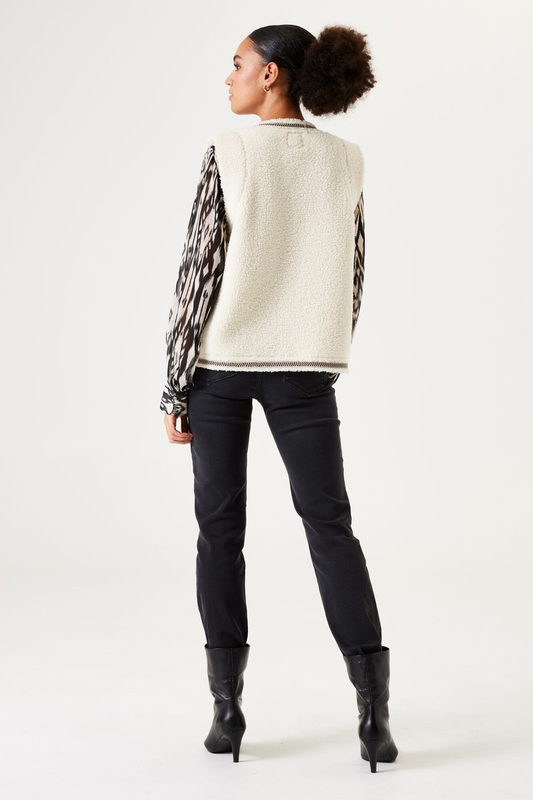 5-Pocket-Jeans mit verzierten Seitentaschen.