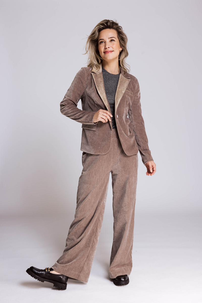 ZHRAYA VELVET