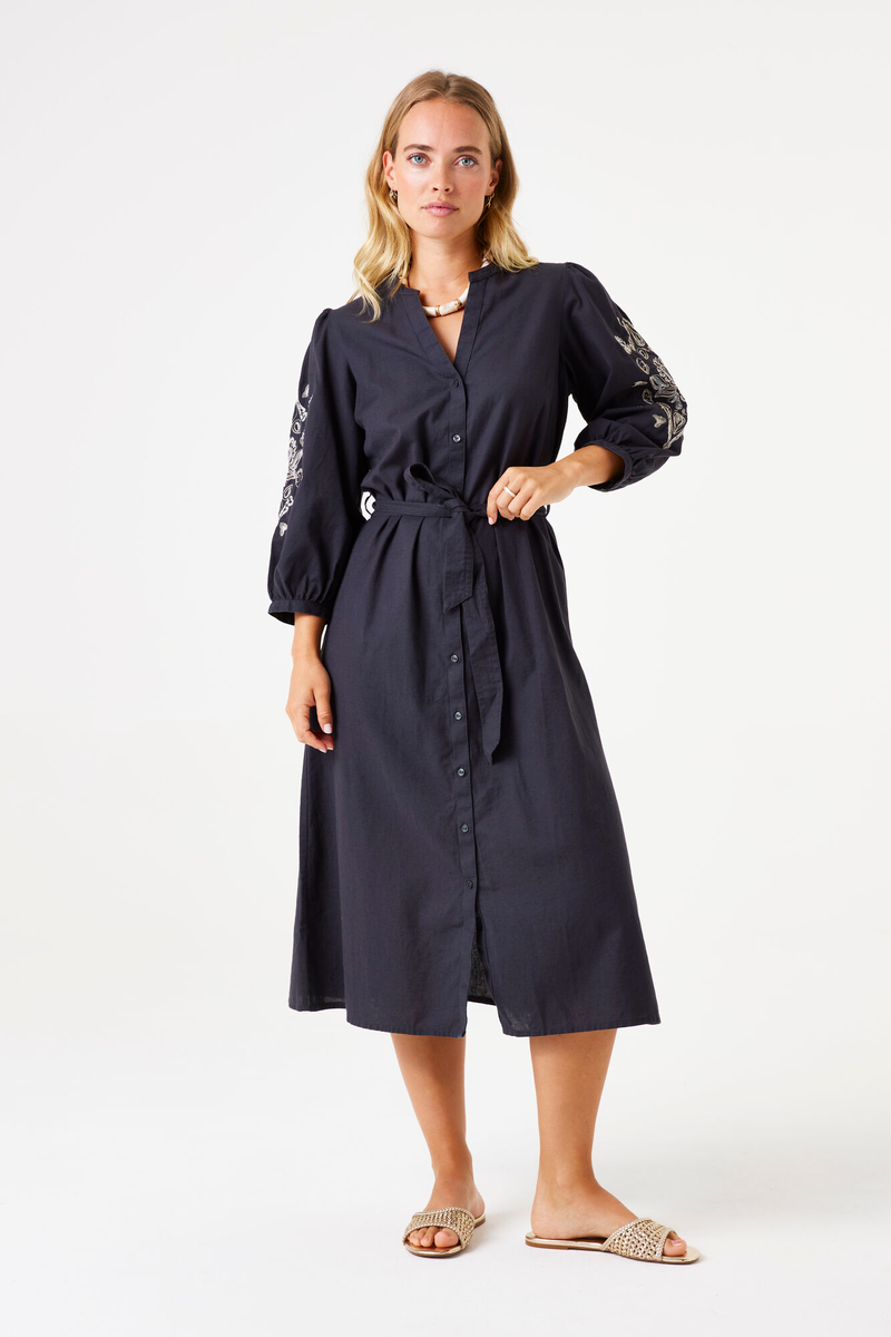 Dunkelgraues Kleid
