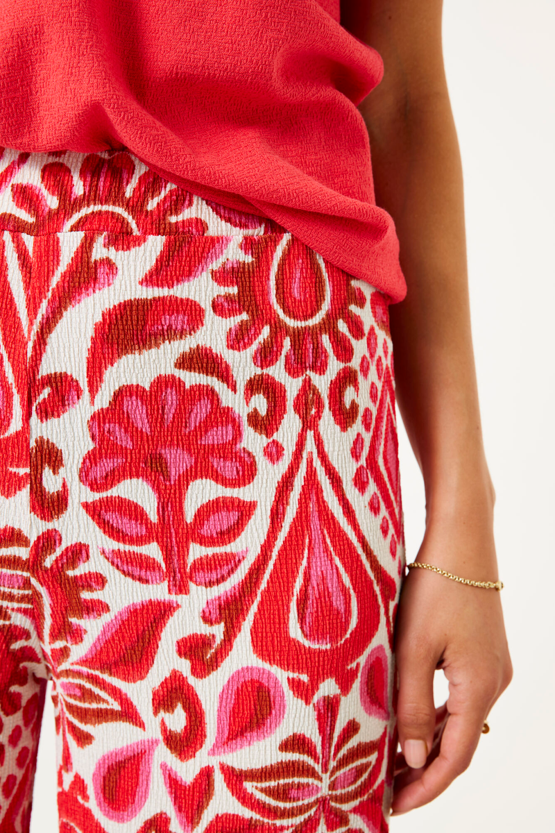 Rote Hose mit Print