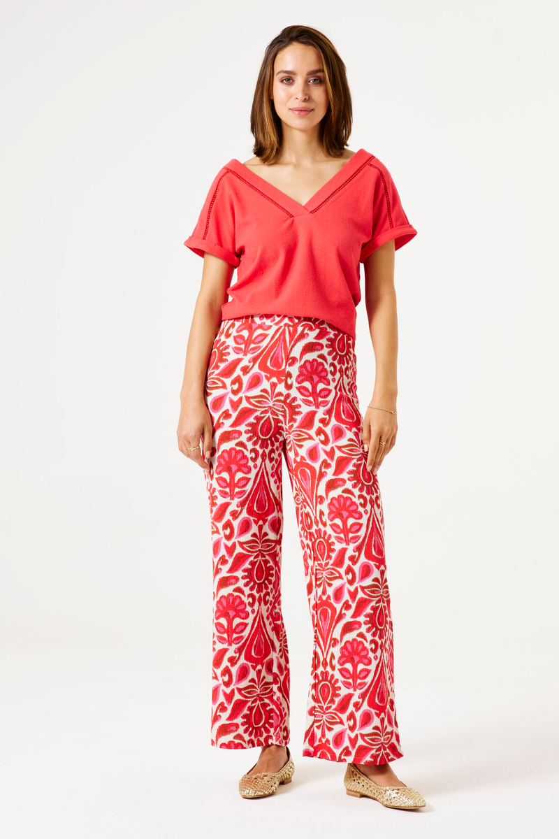 Rote Hose mit Print