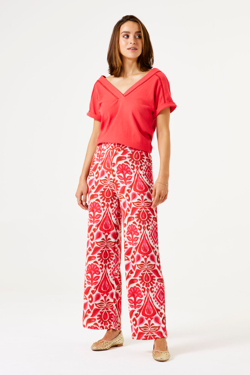 Rote Hose mit Print