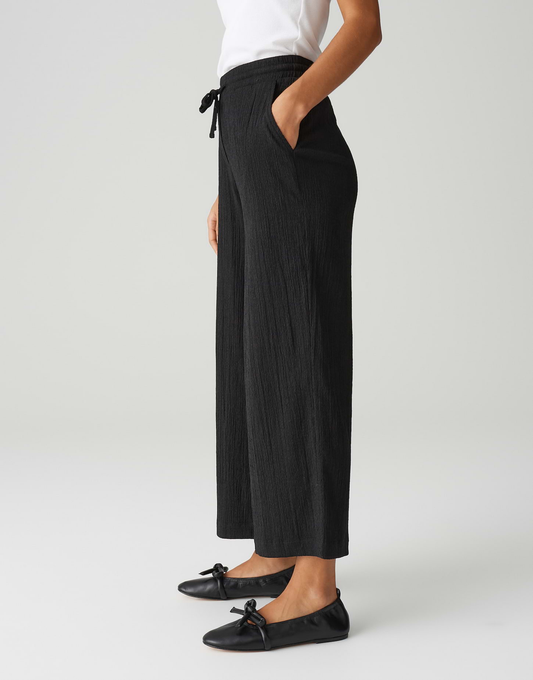 Culotte "Mileni crinkle Wide" mit Komfortbund in Schwarz und in Olivgrün | Opus