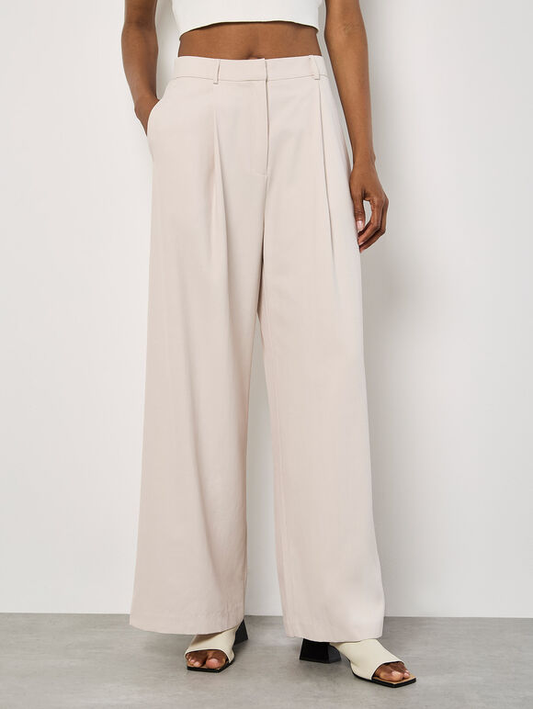 Hose | Apricot Tailored Pleat