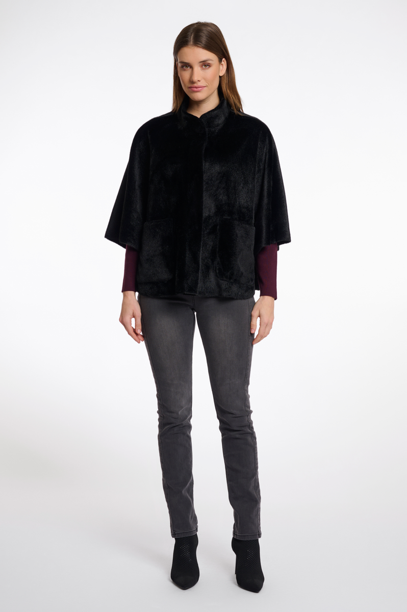 Cape Dewi.7002511 | Rino & Pelle