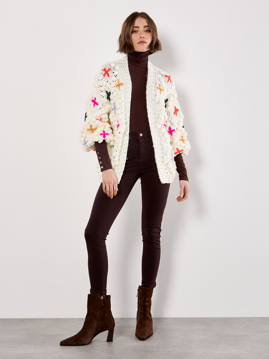 Grobstrick-Cardigan mit 3D-Blumen | Apricot