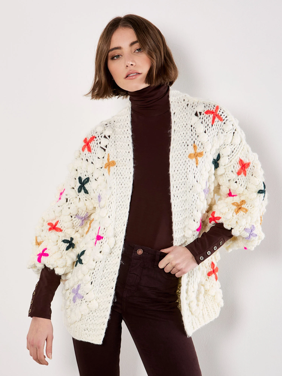 Grobstrick-Cardigan mit 3D-Blumen | Apricot