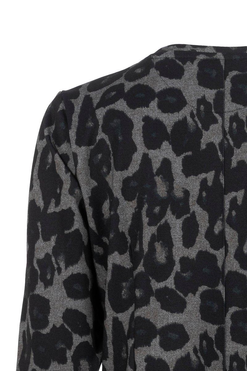 Kurzes Kleid mit Leomuster | Soquesto