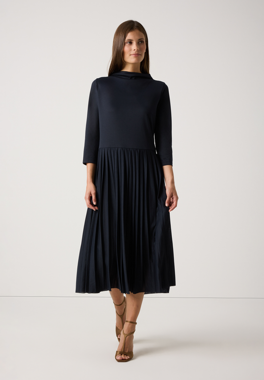 Jerseykleid mit Plisseefalten | More&More