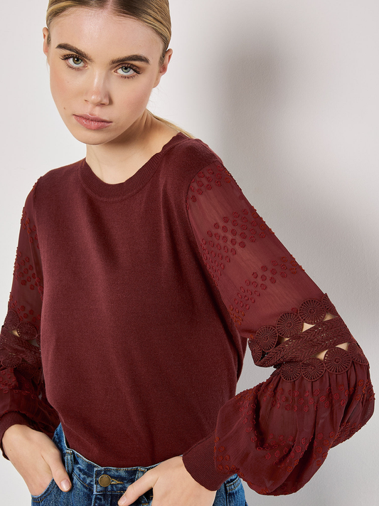 Pullover mit kontrastierenden Ärmeln in Weinrot "Chiffon Crochet Sleeves Jumper" | Apricot