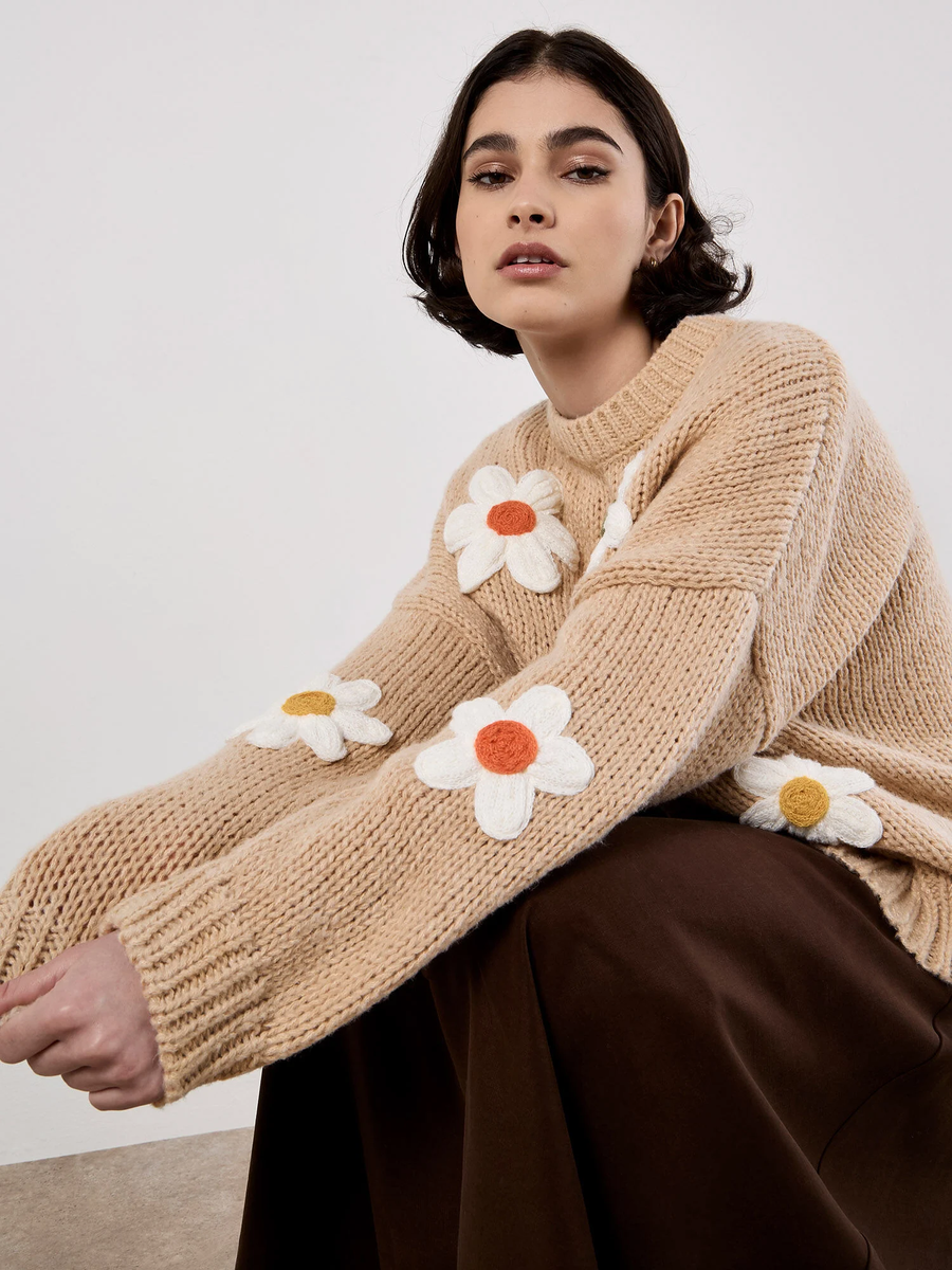 Pullover mit gestickten Gänseblümchen | Apricot