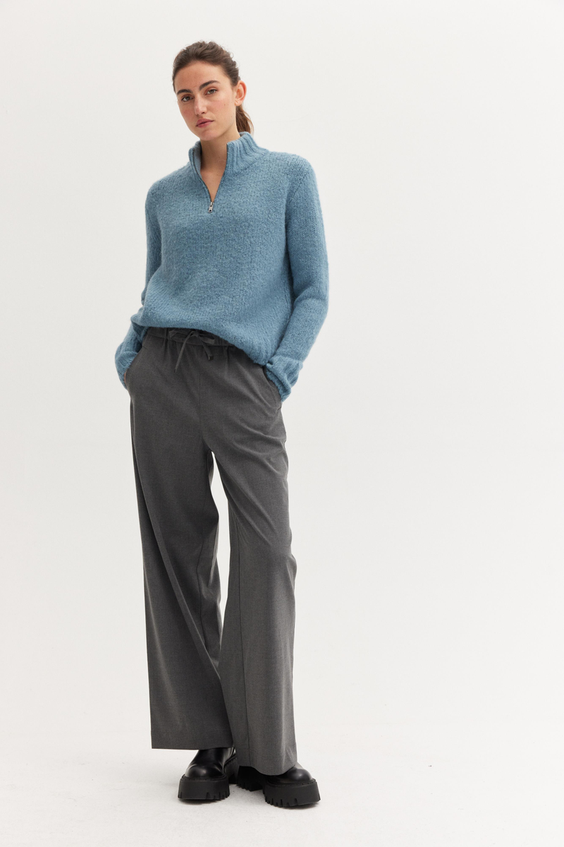 Hose mit Bindegürtel | The Fashion People
