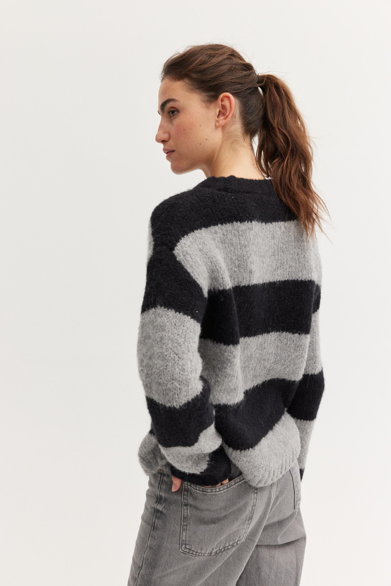 Streifenpullover | The Fashion People
