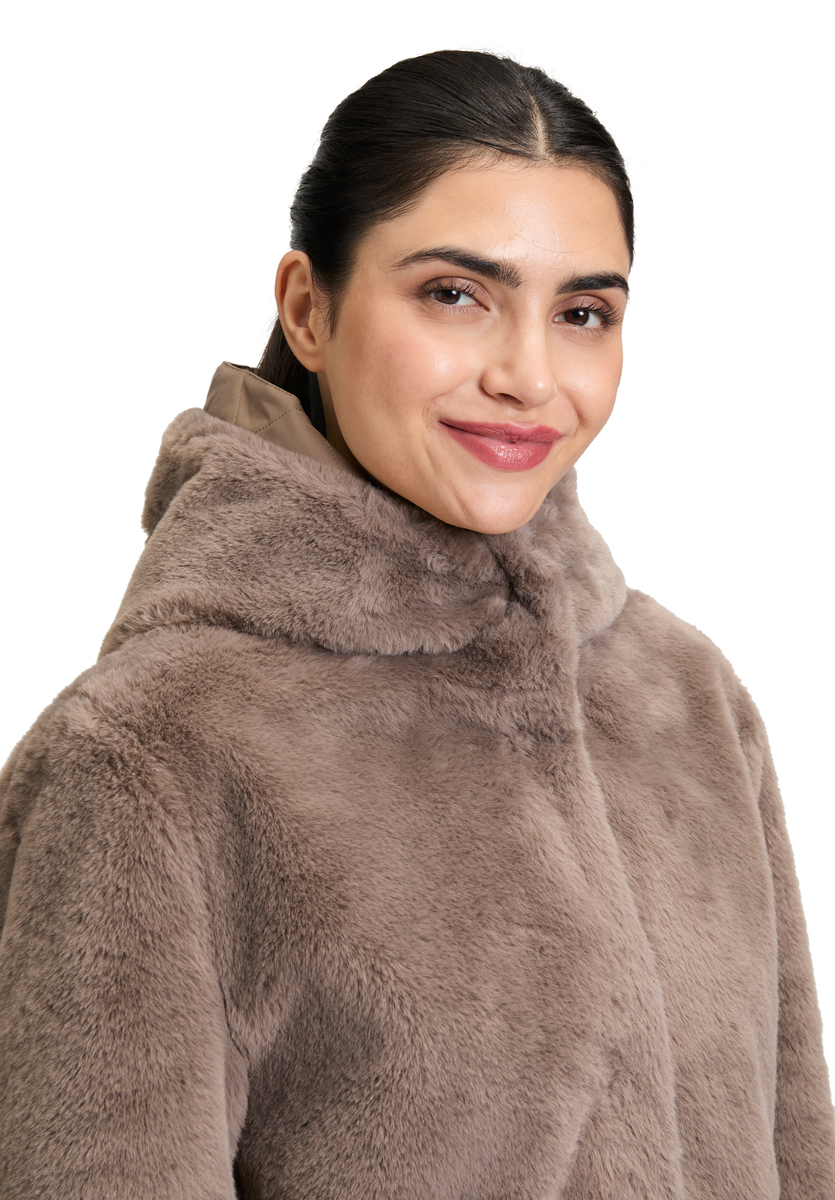 Kuschelige Plüschjacke | Amber & June