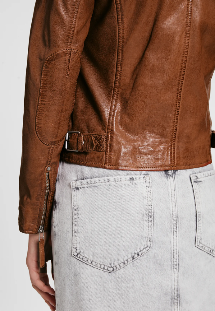 Lederjacke mit asymmetrischem Reißverschluss
                        