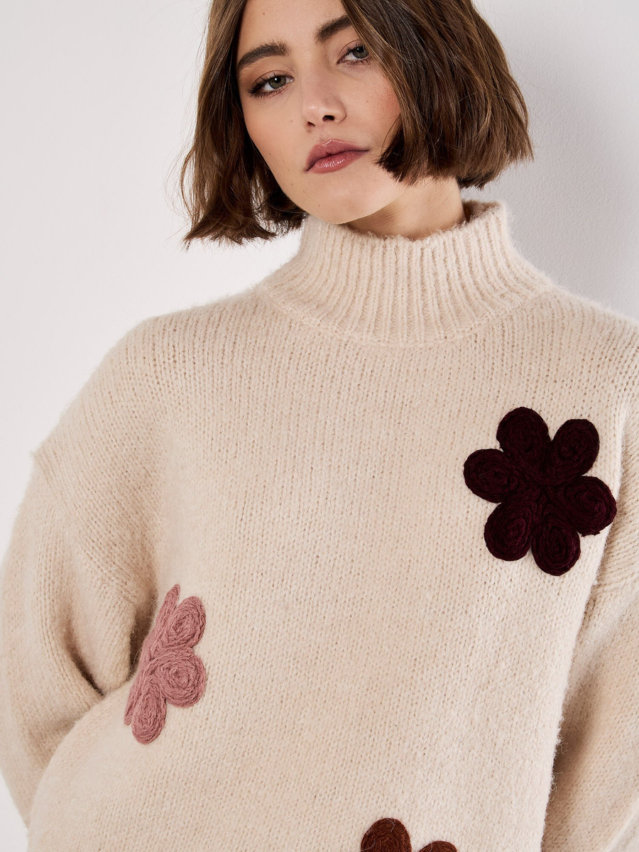 Grobstrickpullover mit Blumenstickerei | Apricot