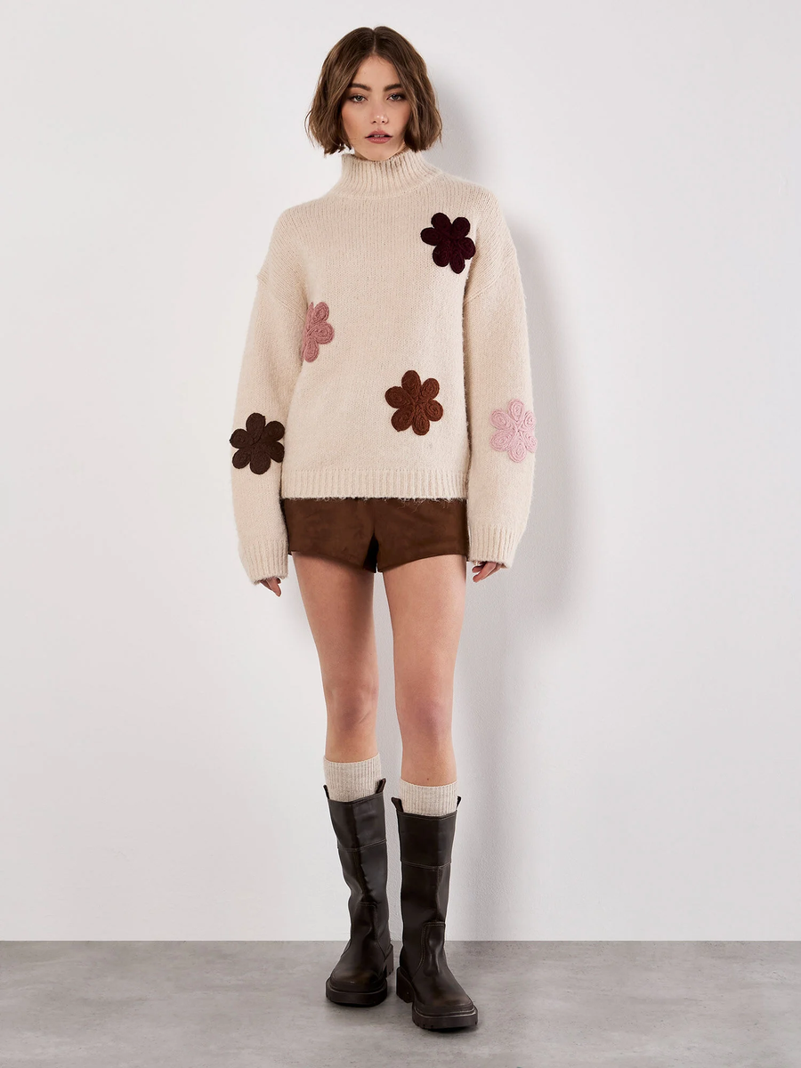 Grobstrickpullover mit Blumenstickerei | Apricot