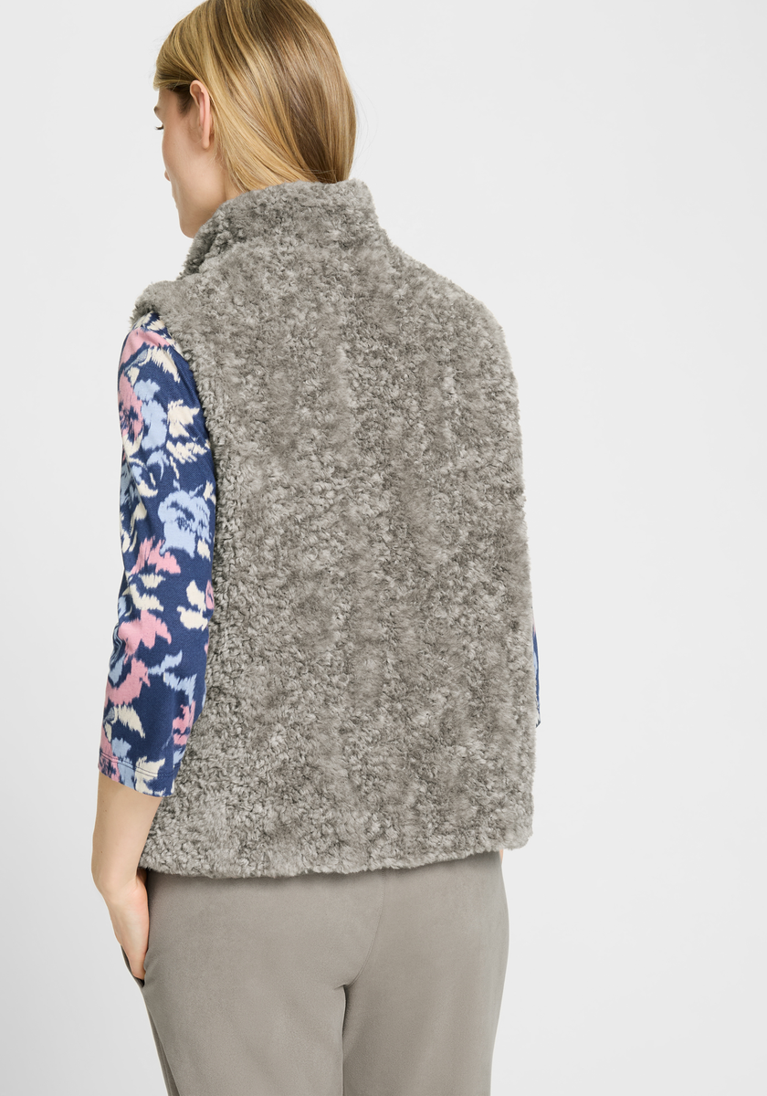 Vest Indoor