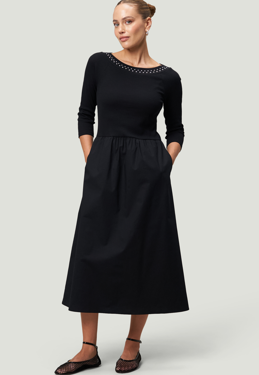 Midikleid
A-Linie mit Nieten | Zero
